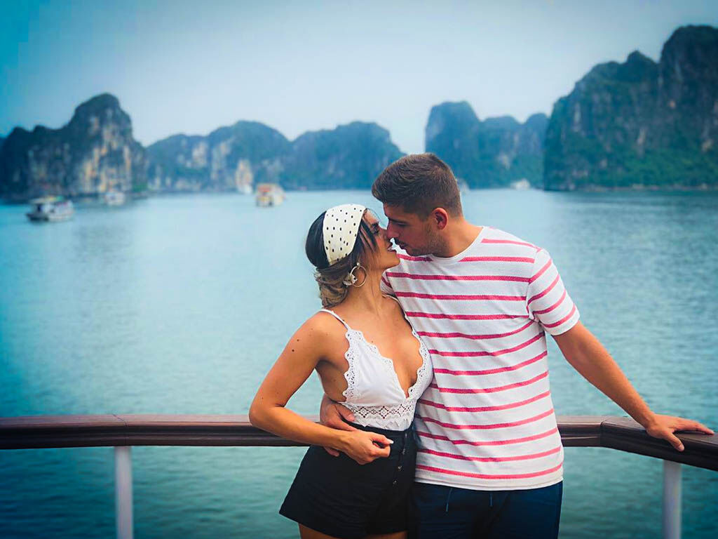 Fall in love again amid Halong Bay’s golden glow